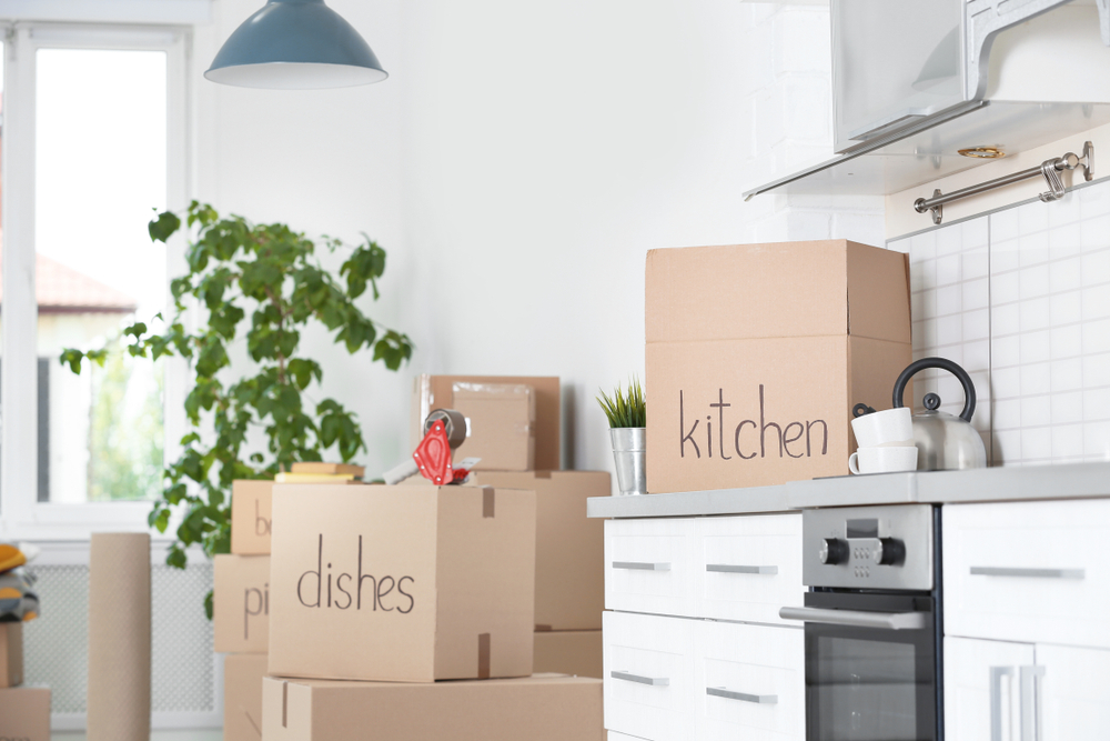 How to Pack Kitchen Items: Dishes, Food, Appliances, and More